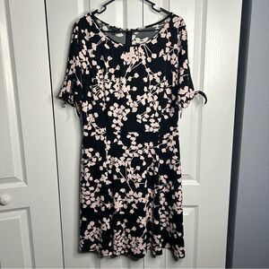 Talbots Women’s Black Pink Floral Short Sleeve Dress Knee Length Round Neck Sz L